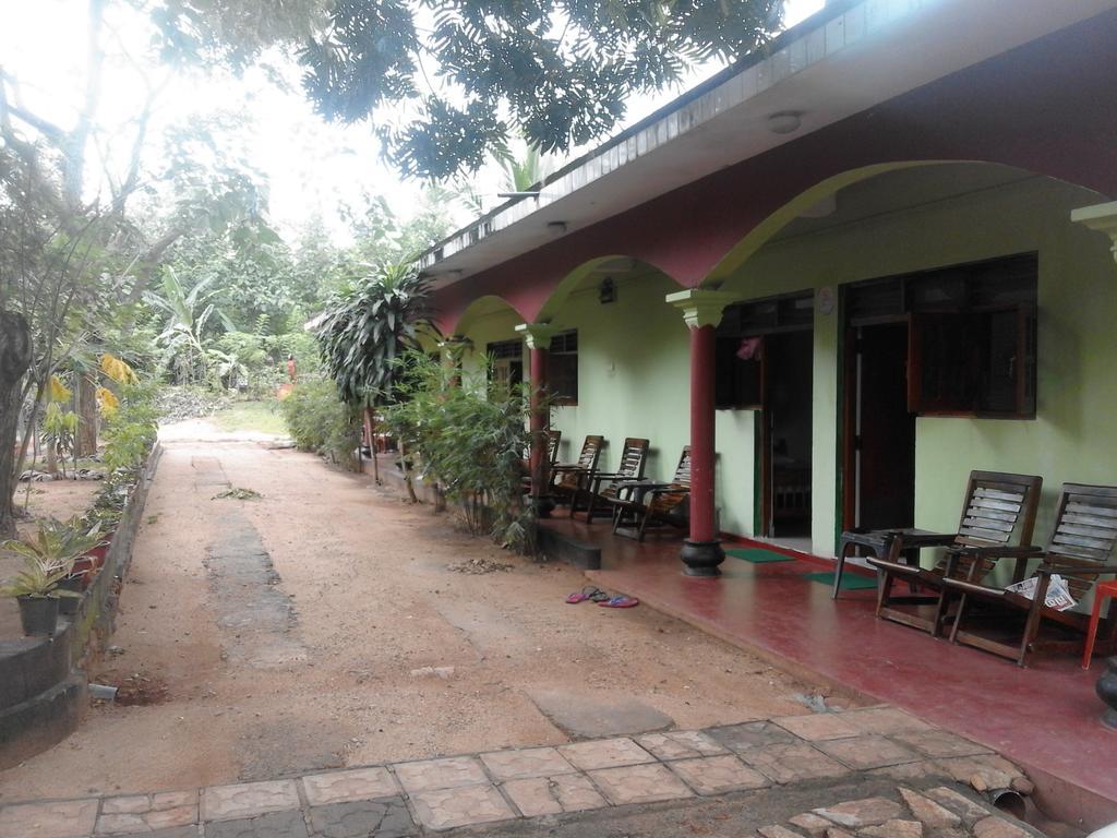 Walawe Park View Hotel Udawalawe Exterior photo